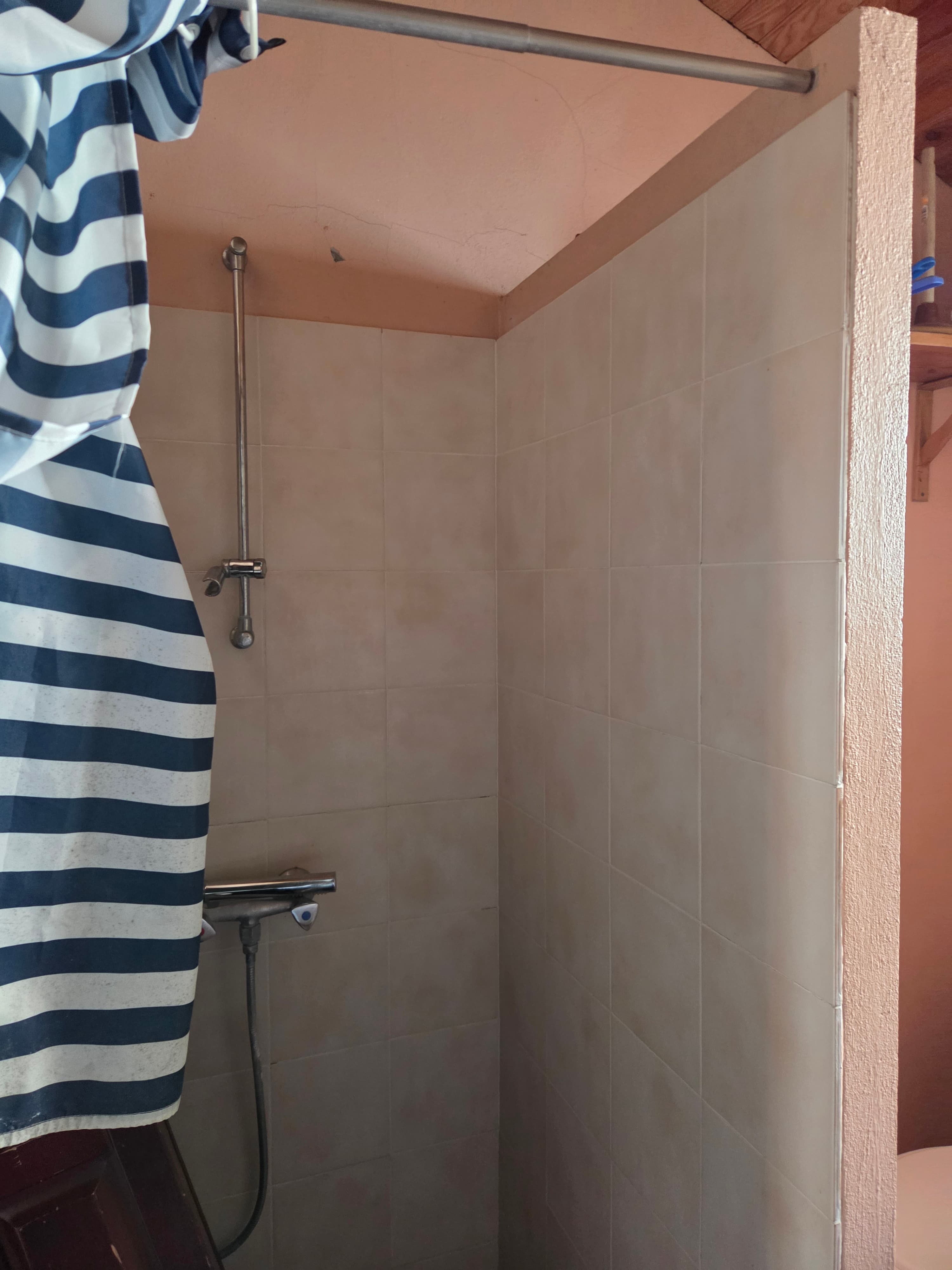 Douche salle d’eau dépendance